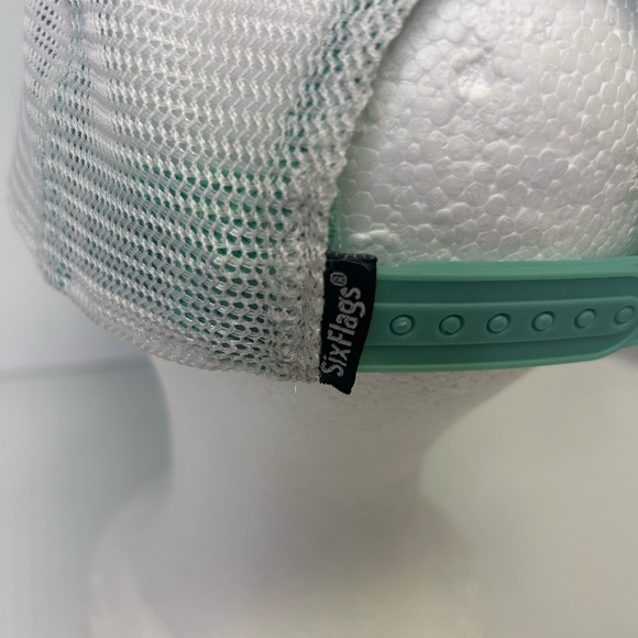 “Six Flags” Women’s Mint Green and Coral Pink Wonder Woman Baseball/Trucker Hat - Picture 6 of 9